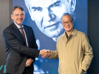 Tchajwanský ministr kultury Li Yuan a generální ředitel Moravské zemské knihovny v Brně Tomáš Kubíček