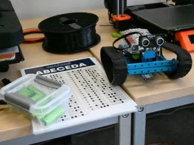 Programovatelné a robotické pomůcky v umělecké činnosti
