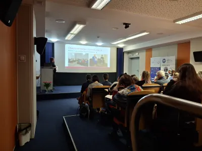 Minikonference aneb Není malých knihoven