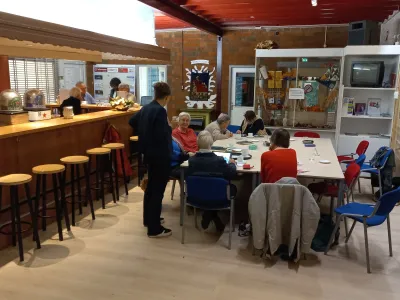 Smartphone a tablet cafe v komunitním centru