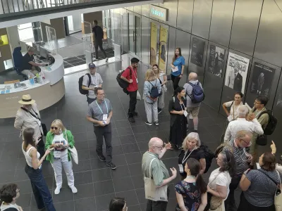 V Moravské zemské knihovně se nabízely komentované prohlídky výstavy Europa austriaca, která prezentovala nové výsledky studia tohoto unikátního sbírkového atlasu v péči Moravské zemské knihovny