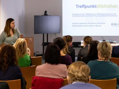 Mgr. Adéla Dilhofová (MZK v Brně) vítá účastníky mezinárodního pracovního semináře Mgr. Adéla Dilhofová (MZK v Brně) vítá účastníky mezinárodního pracovního semináře