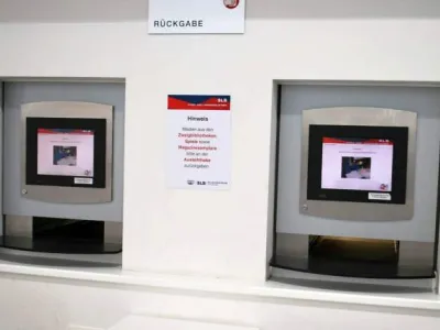 Automaty na vracení knížek - Městská a zemská knihovna v Postupimi Foto: Marie Šedá