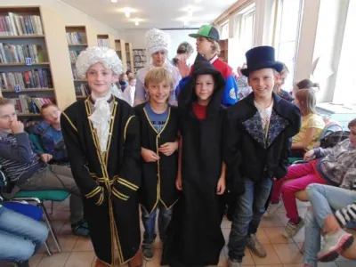 Bučovičtí výtečníci - ochotnický spolek čte dětem