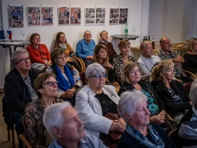 Vernisáž a křest publikace 22. 9. v Liechtenstein Schloss ve Wilfersdorfu (Rakousko), foto: Hana Ilčíková Vernisáž a křest publikace 22. 9. v Liechtenstein Schloss ve Wilfersdorfu (Rakousko), foto: Hana Ilčíková