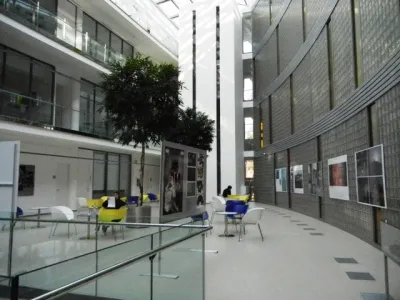 Interiér Knihovny Univerzity Tomáše Bati ve Zlíně