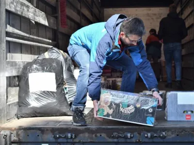 Nakládání materiální pomoci