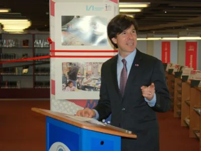 Slavnostní projev velvyslance USA, zdroj: archiv Amerického centra Praha a MZK