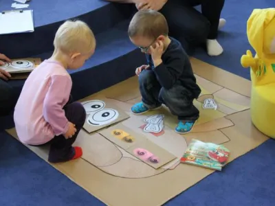 Škvrňata a batolata do knihovny na to tata  Škvrňata a batolata do knihovny na to tata