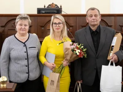 Místní knihovna Nechvalín, zleva Magda Švejcarová vedoucí regionálních služeb Městské knihovny Hodonín, Ing. Magdaléna Brančíková, knihovnice, Jaromír Brančík, starosta obce Nechvalín Místní knihovna Nechvalín, zleva Magda Švejcarová vedoucí regionálních služeb Městské knihovny Hodonín, Ing. Magdaléna Brančíková, knihovnice, Jaromír Brančík, starosta obce Nechvalín