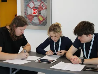 Studenti plní úkoly mediální gramostnosti Studenti plní úkoly mediální gramostnosti