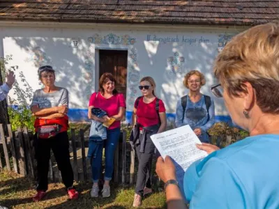 Přes Veselé je chodníček Přes Veselé je chodníček