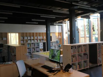 Přístavba: pohled od dětského pultu - pro nejmladší čtenáře