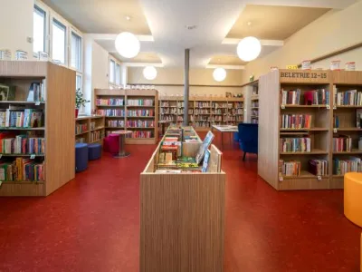 Interiér knihovny - beletrie