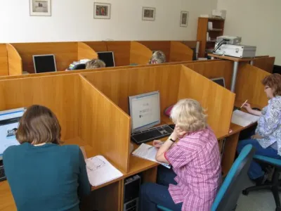 Účastníci kurzu S knihovnou pohodlně na síti Účastníci kurzu S knihovnou pohodlně na síti