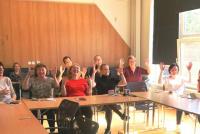 Účastníci setkání s předsedou Poradenského centra pro sluchově postižené Kroměříž