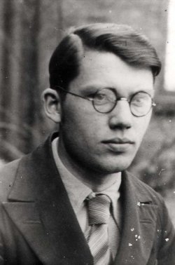 Karel Dvořáček na fotografii Vojtěcha Kurky (1920–2008), člena Dvořáčkova hudebního kvarteta.